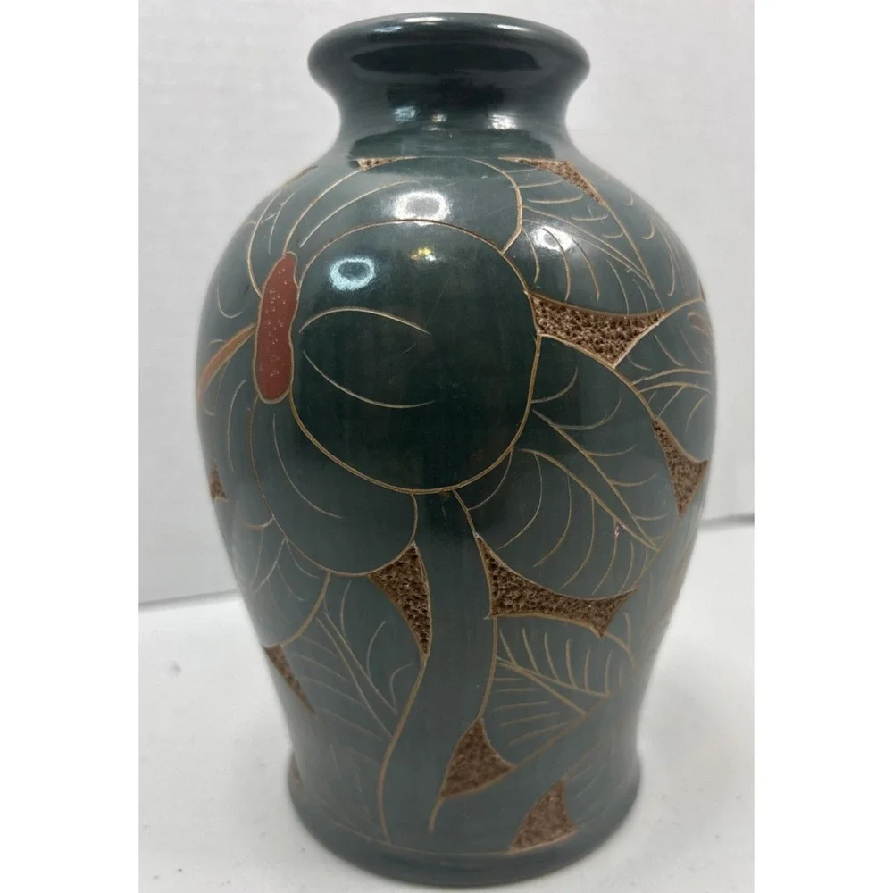 Vintage Nicaraguan Art Pottery Vase Carved &‎ Hand Painted Hummingbirds 6.75